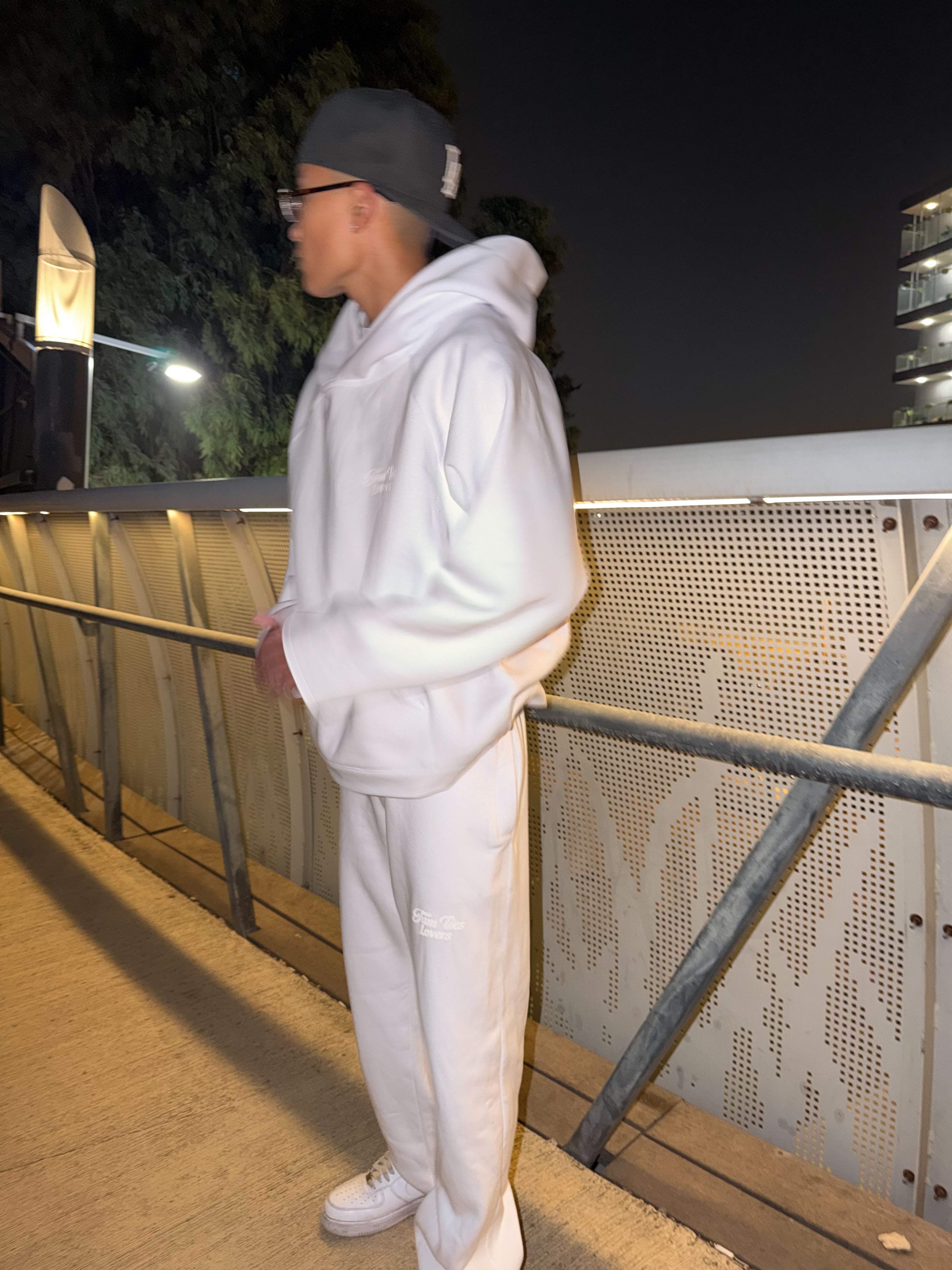 Oversized Tracksuit Cloud White – Velvet Edition